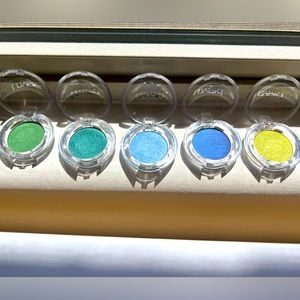 i nuovi cosmetics COLOURS D27 shadows lot